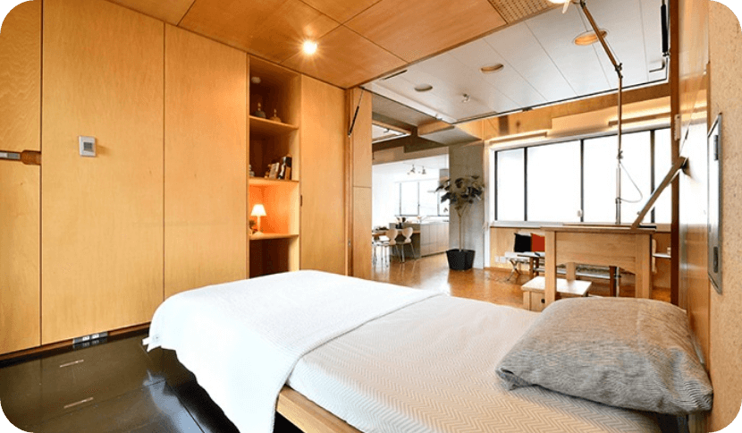 住まいの奥にあるコモンスペースに家族が集う