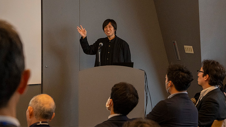 川島範久氏（明治大学准教授）