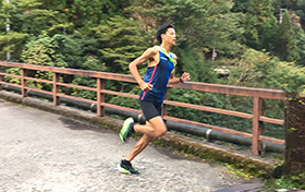 走行中の辻横選手