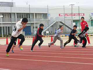 鎡XyVvOuNOBY T&F CLUBv̊Ju3