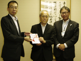 「第3回御堂筋東北復興支援バザー」売上金・募金をあしなが育英会さまへ寄贈